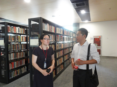 我院圖書館到清華大學人文社科圖書館、北方工業大學圖書館參觀學習