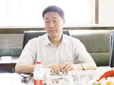 河北省教育廳、省軍區(qū)領(lǐng)導(dǎo)蒞臨我院檢查指導(dǎo)軍事理論開課及軍訓(xùn)工作