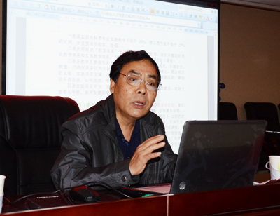 王春滿教授應邀來院作專題報告