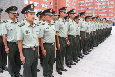 學(xué)院領(lǐng)導(dǎo)慰問軍訓(xùn)教官