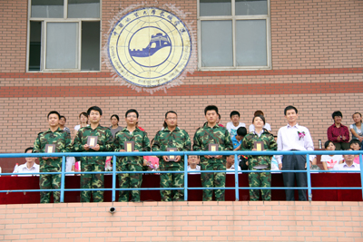 2011級新生軍訓(xùn)結(jié)營式暨開學(xué)典禮隆重舉行