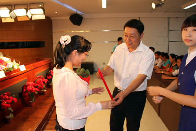 學院召開2011年教師節慶祝大會