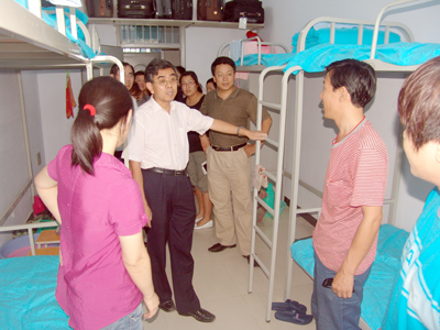 院領導視察2010級新生住宿情況