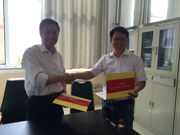 信息工程學院舉行合作共建大學生就業實習基地協議書簽字儀式