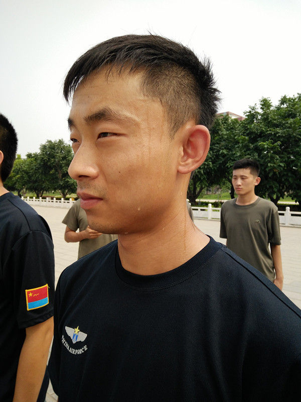 我校組織2016年新入職輔導員軍訓
