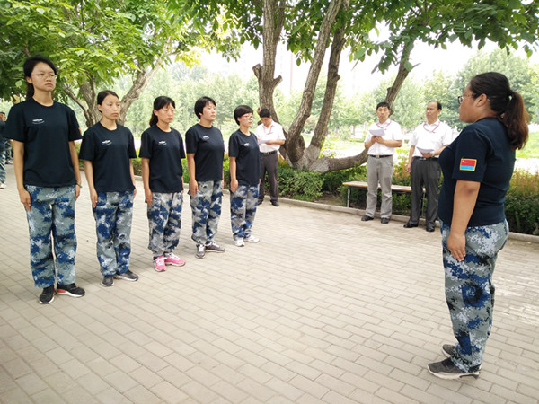 我校組織2016年新入職輔導員軍訓