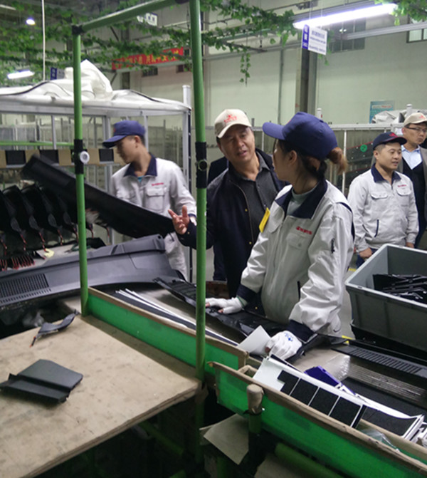 心中牽掛實習生的冷暖——我校領導專程去長城汽車徐水工廠看望實習學生