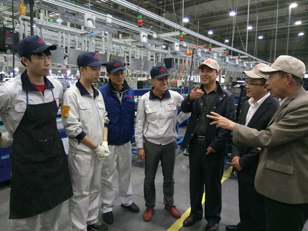 心中牽掛實習生的冷暖——我校領導專程去長城汽車徐水工廠看望實習學生