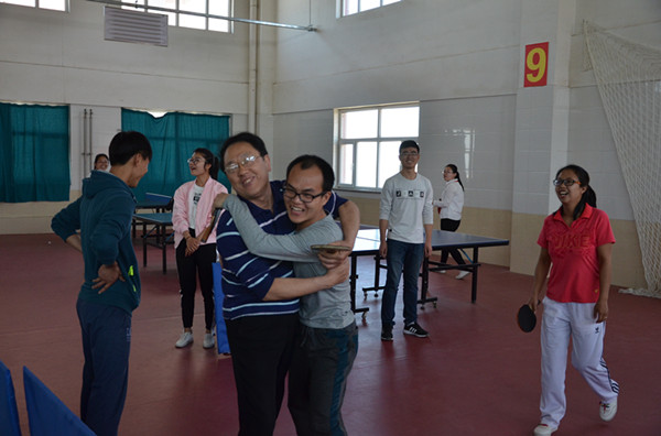 我校舉辦教職工趣味運(yùn)動(dòng)會(huì)