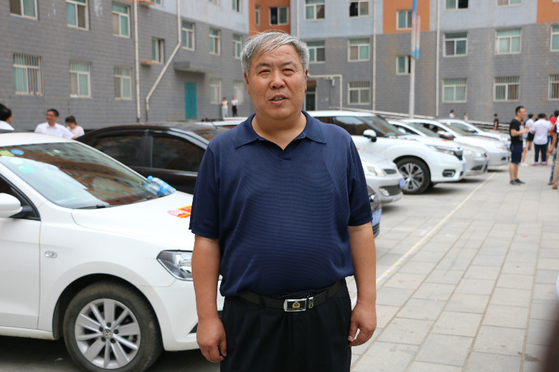 【畢業季】教師家車送學子  濃濃溫情歸家路