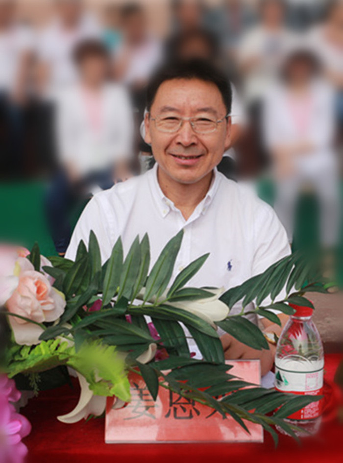 青春無悔 振翅翱翔——我校舉行2017級新生軍訓結營式暨開學典禮