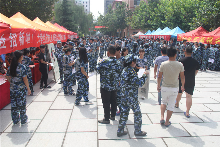招新大戰歷時半月落下帷幕  各學生組織注滿新鮮血液