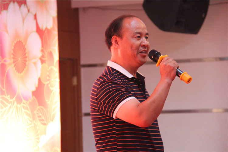 三尺講臺 十年樹木——我校舉辦第二屆“丹桂飄香頌師德” 教師聯(lián)歡暨表彰大會