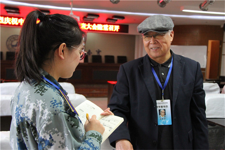 我校組織部分教職工、學生代表觀看黨的第十九次全國代表大會開幕盛況