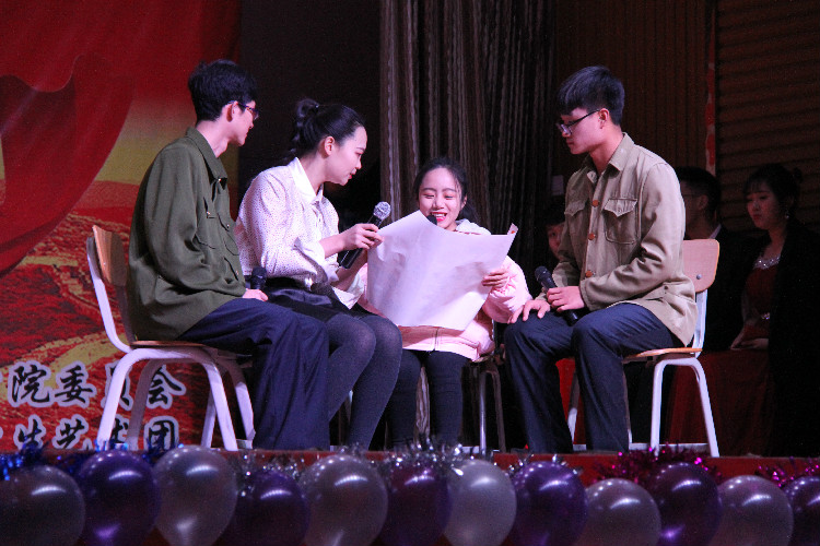 青春夢 祖國頌——我校大學(xué)生藝術(shù)團舉辦第四屆文藝匯報演出