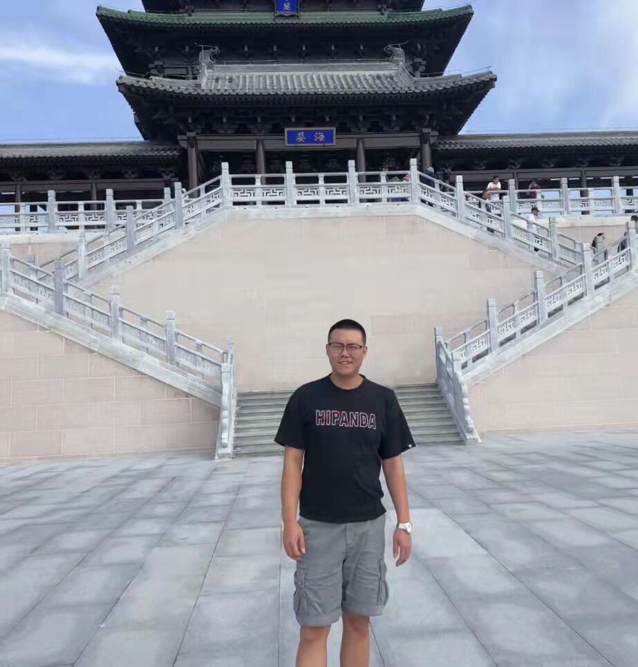 張建鑫 ---大興區(qū)鄉(xiāng)村振興協(xié)理員，投身于鄉(xiāng)村振興建設(shè)。
