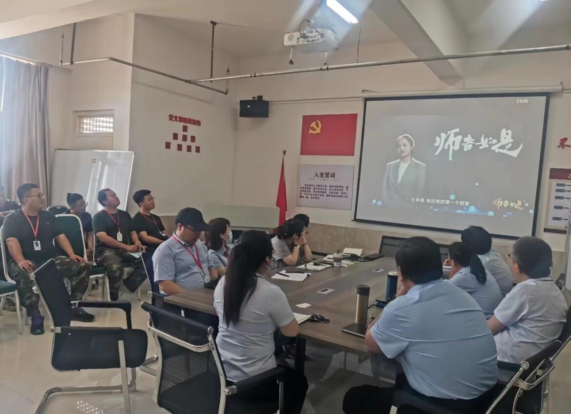 學習麻小娟精神，弘揚教育新方式
