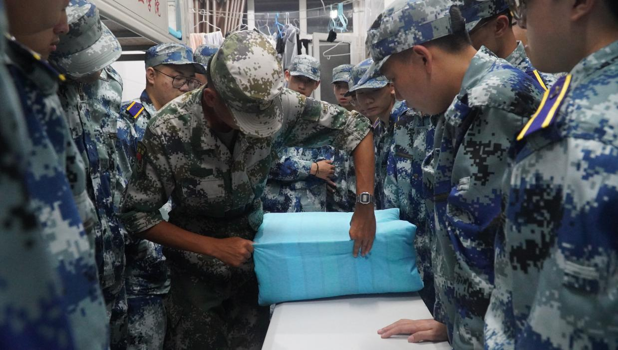 軍訓簡報：軍訓正當時，青春灑汗水
