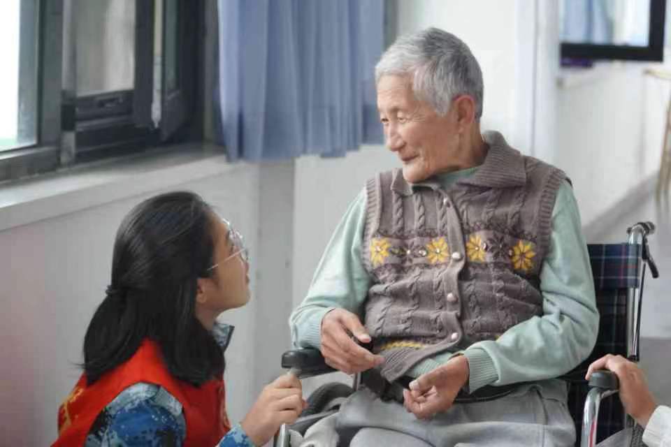 志愿服務暖人心，養老院里筑真情