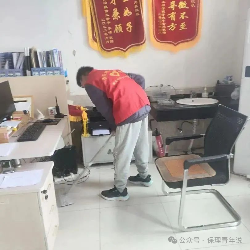 雷鋒精神共傳承,志愿服務學雷鋒