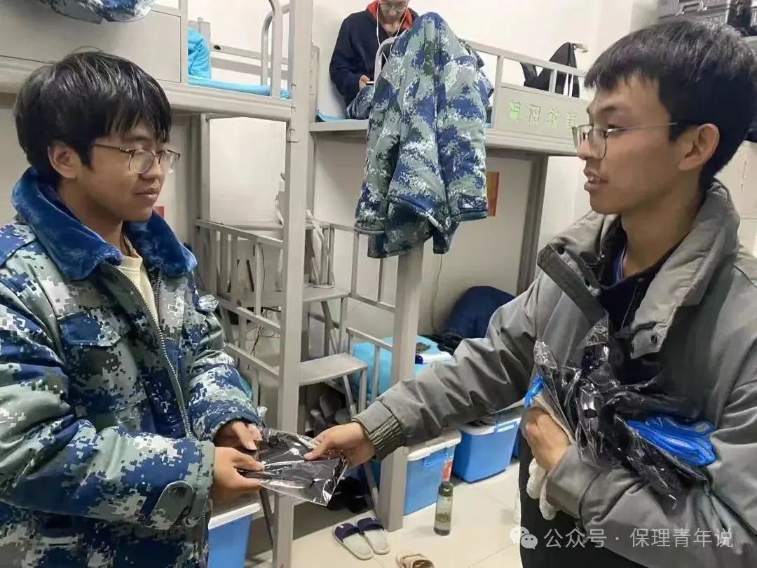雷鋒精神共傳承,志愿服務學雷鋒