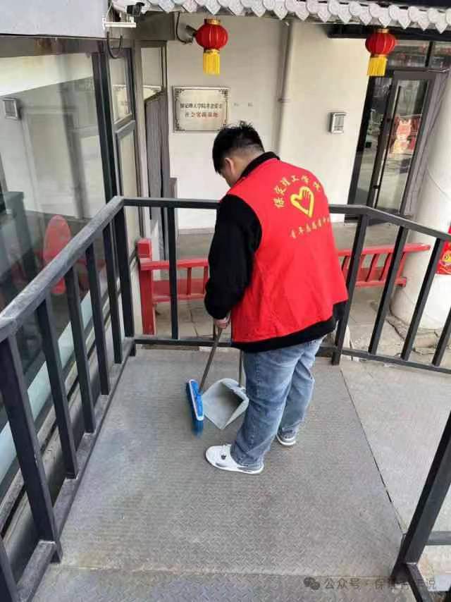 雷鋒精神共傳承,志愿服務學雷鋒