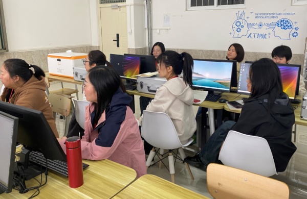強(qiáng)技能，促提升——信息科學(xué)與工程學(xué)院教師技能系列培訓(xùn)（一）順利開展
