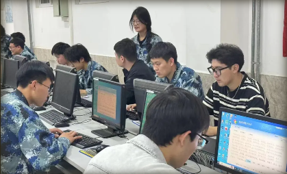 校園打字測速大賽：指尖飛揚，速度激情