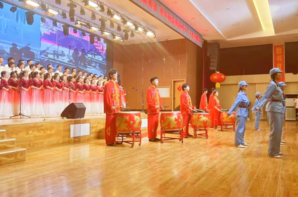 保定理工學院||管理學院||我校舉辦“青春孕育無限希望，青年創造美好明天”大型合唱會