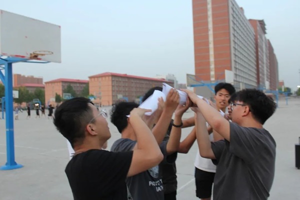保定理工學院||管理學院||“趣”享運動，“味”你加油—我院舉辦趣味運動會