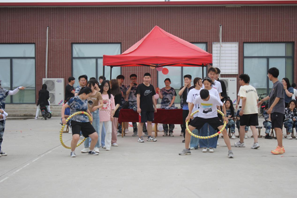 保定理工學(xué)院‖管理學(xué)院‖我院舉辦“運(yùn)動青春，快樂無限”趣味運(yùn)動會