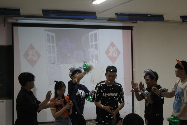 保定理工學院‖管理學院‖我院舉行“星光閃耀，激情夏夜”才藝展示大賽