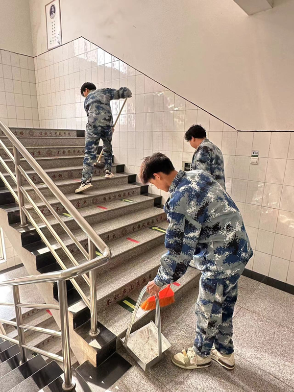 愛國衛生月｜助力創城 管理學子在行動！