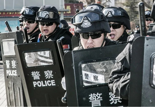 保定理工學院‖管理學院‖赤膽忠心，讓我們向中國人民警察致敬！