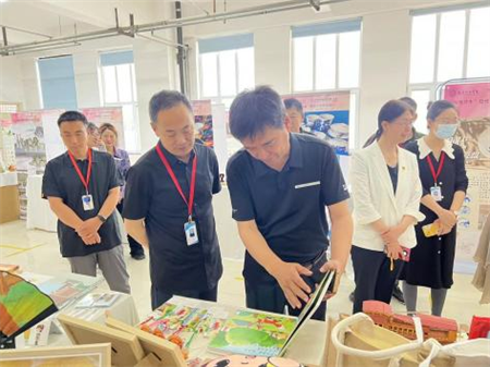 保定理工學院校領導蒞臨參觀指導藝術學院2024屆本科畢業設計作品展