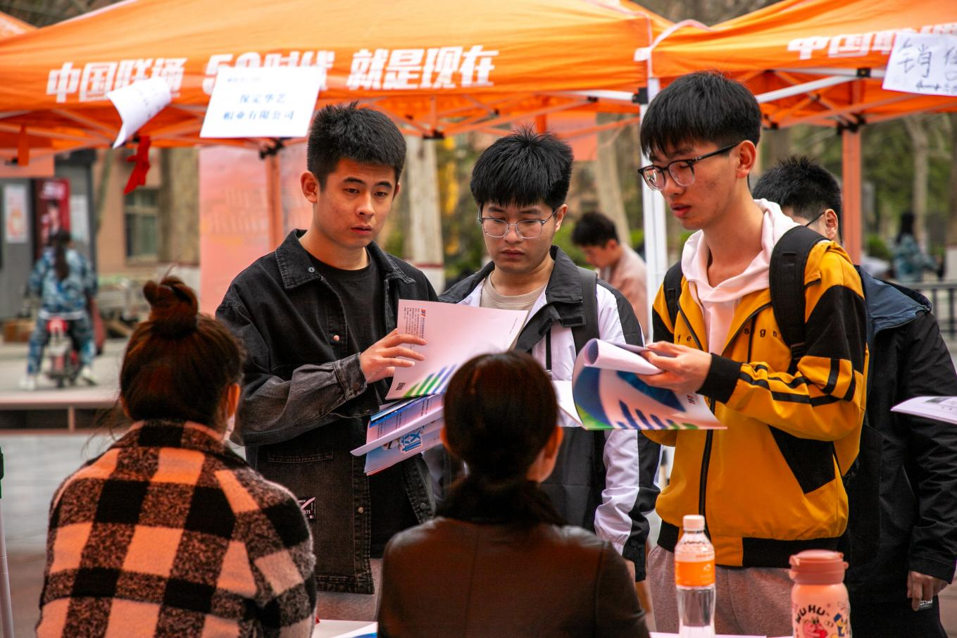 保定理工學(xué)院“圓夢保理·不負(fù)韶華” 2024屆畢業(yè)生春季線下雙選會(huì)隆重舉辦