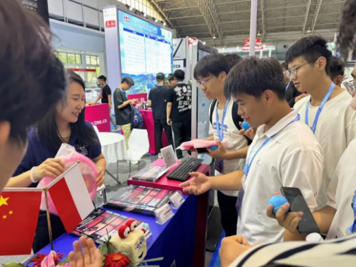 機械專業學生參加第十八屆北京國際智能裝備及工業自動化展