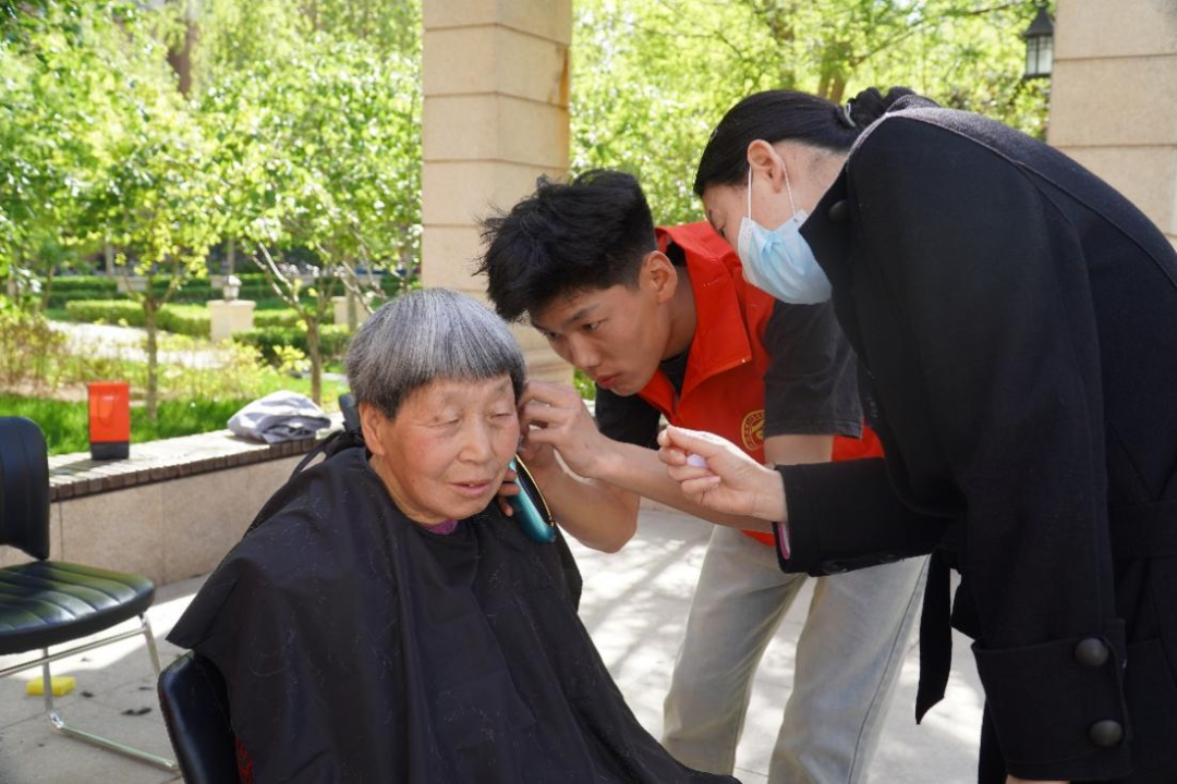 志愿服務|愛心理發進社區 志愿服務暖民心