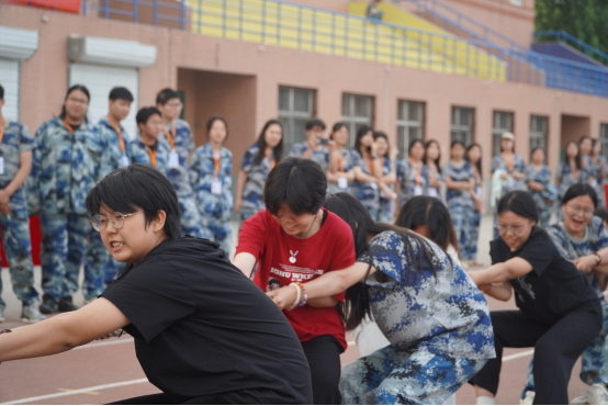 青春校園|凝聚每份力，團(tuán)結(jié)一條心——保定理工學(xué)院第十八屆拔河比賽圓滿結(jié)束