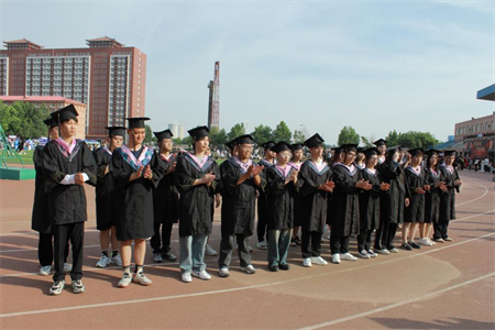 保定理工學院藝術學院 “青春不散場，未來皆可期”2024屆畢業(yè)典禮暨學位授予儀式