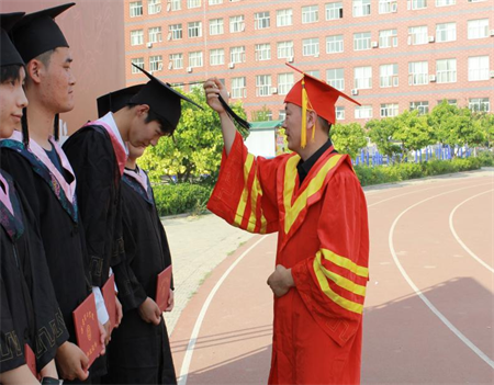 保定理工學院藝術學院 “青春不散場，未來皆可期”2024屆畢業(yè)典禮暨學位授予儀式