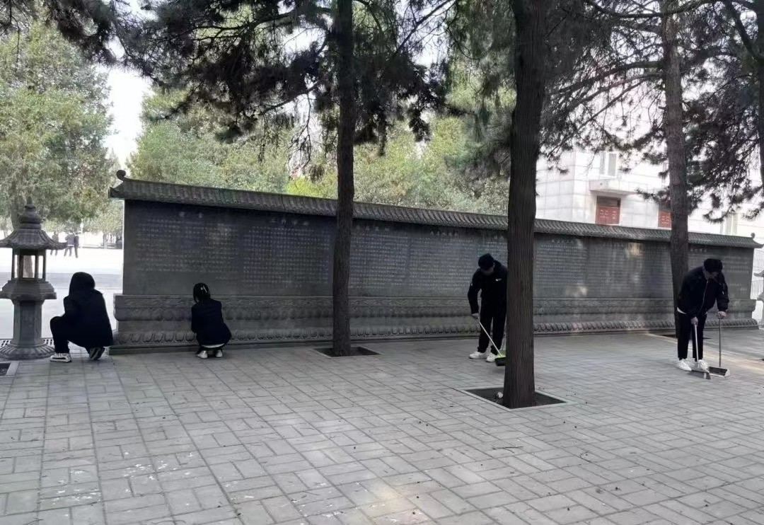 保理會(huì)計(jì)學(xué)院緬懷革命烈士，繼承先烈遺志