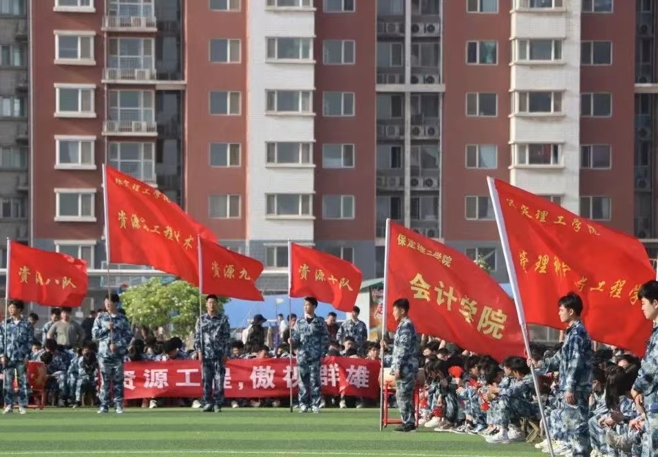 保理會計(jì)學(xué)院以隊(duì)列會操比賽為始，共著你我青春華章