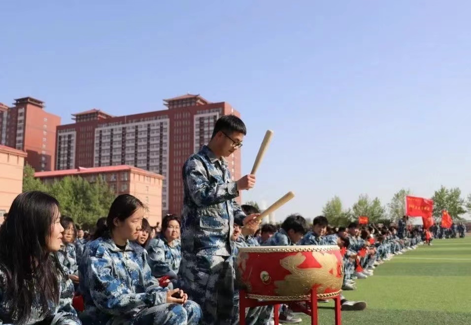 保理會計(jì)學(xué)院以隊(duì)列會操比賽為始，共著你我青春華章