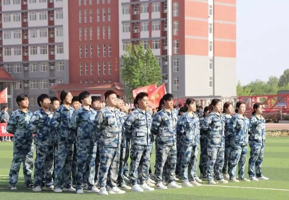 保理會計(jì)學(xué)院以隊(duì)列會操比賽為始，共著你我青春華章