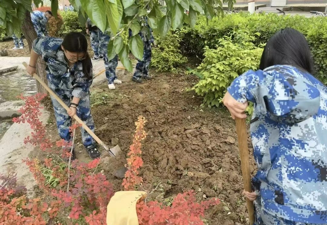 保理會計學(xué)院五月勞動月，身體力先行