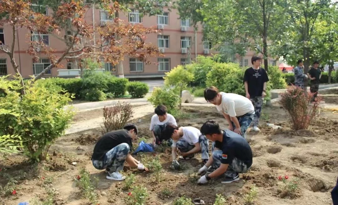保理會計學(xué)院五月勞動月，身體力先行