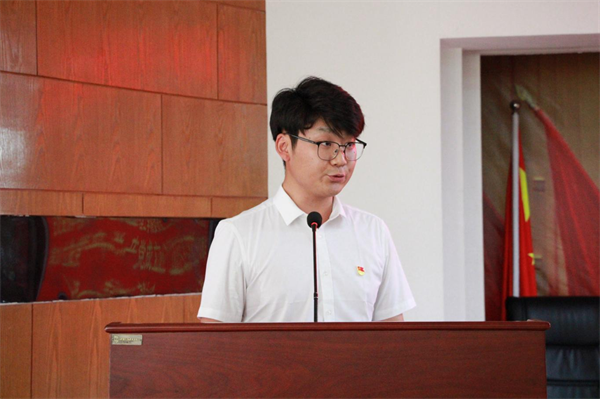 栉风沐雨昑ֈ��? �t�厉奋发勇向前——我校党委隆重�D办庆(ji��n)���中国共产党成立103周年暨七一表嘪�z�d��