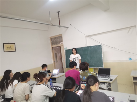 藝術(shù)學(xué)院 2021 級(jí)視覺傳達(dá)設(shè)計(jì)專業(yè)《卡通造型設(shè)計(jì)》結(jié)課作品展