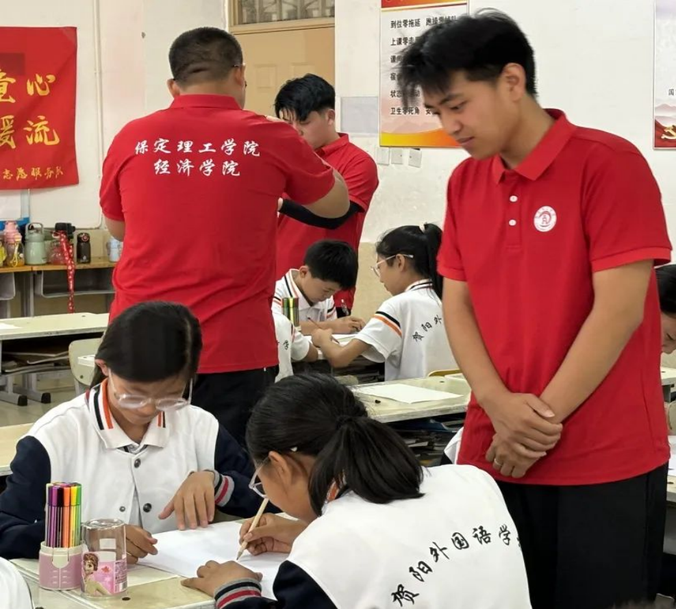 志愿服務|暑期暖童心，志愿如暖流——經濟學院蓮心志愿服務隊“七彩假期”專項活動